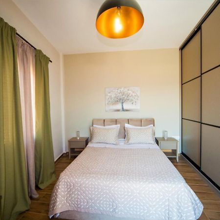 Syrene Luxury Suites Ermoupoli Bagian luar foto
