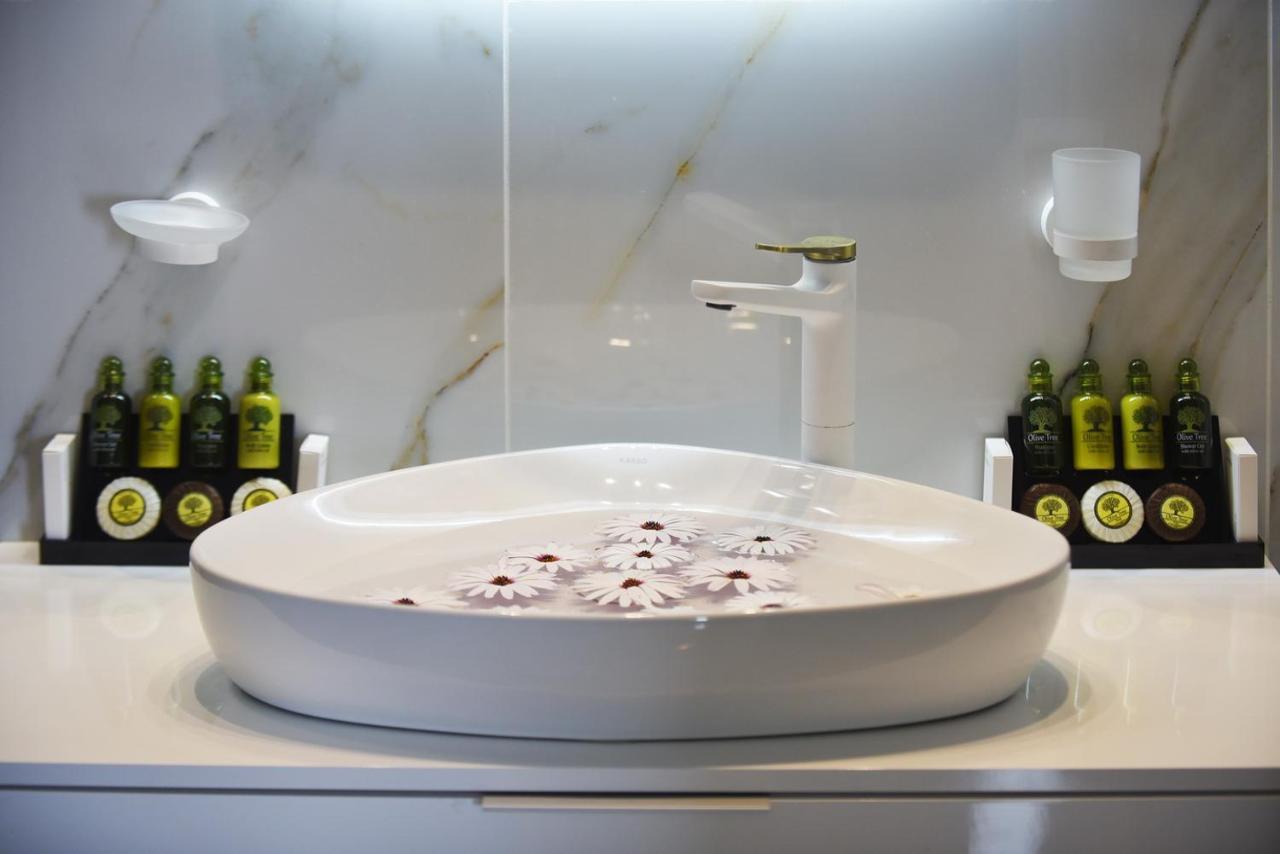 Syrene Luxury Suites Ermoupoli Bagian luar foto
